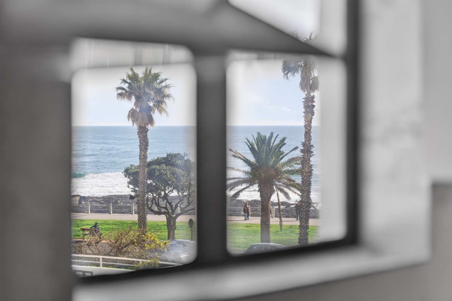 1 Bedroom Property for Sale in Sea Point Western Cape